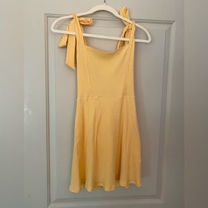 Cutest little yellow reformation dress. So easy to throw on! Barely worn.